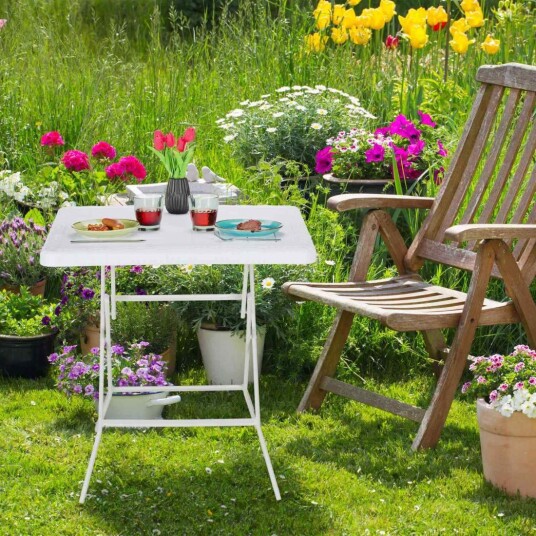 Hagebord i trelook Hagebord i trelook