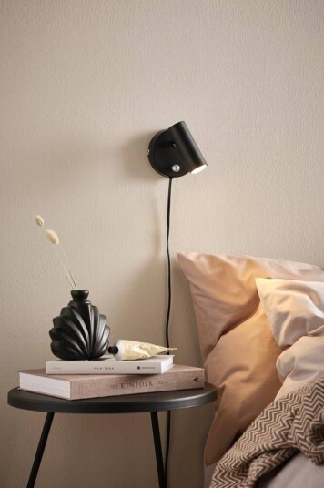 Jotex LEE vegglampe Svart 1543214-01-0 1543214-02-0 Jotex LEE vegglampe Svart 1543214-01-0 1543214-02-0