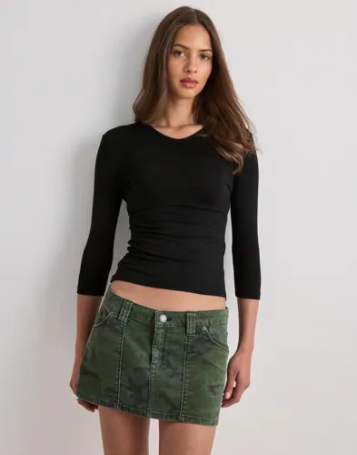 Nelly   Svart   Half Sleeve V Neck Top