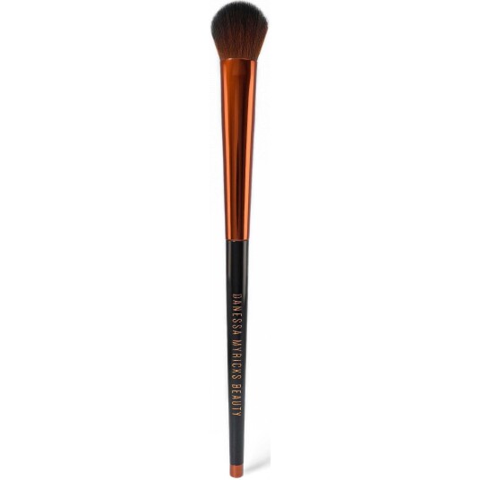 Danessa Myricks Beauty Yummy 3.0 Conceal&Sculpt Brush 10 g Danessa Myricks Beauty Yummy 3.0 Conceal&Sculpt Brush 10 g