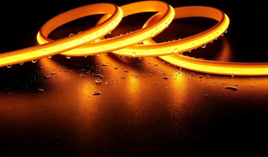 Ledlife 5m 9W/m Gul Slim COB strip   230V IP67 vanntett 296 LED kan klippes hver 10cm   Forpakning : 5m inkl. støpsel