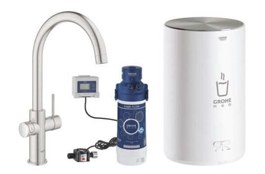 Grohe Red Duo Kitchen faucet and kettle in size M Chrome Grohe Red Duo Kitchen faucet and kettle in size M Chrome