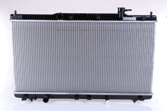 Radiator NISSENS 681375