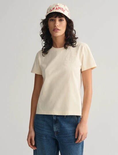 GANT Reg Tonal Shield Ss T Shirt Cream M GANT Reg Tonal Shield Ss T Shirt Cream M