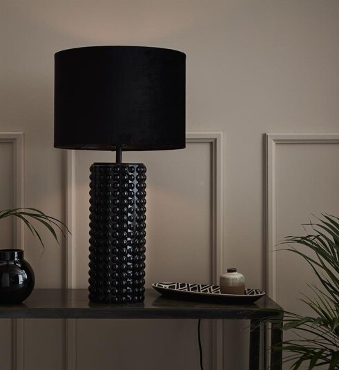 Marksløjd Proud bordlampe - Svart Marksløjd Proud bordlampe - Svart