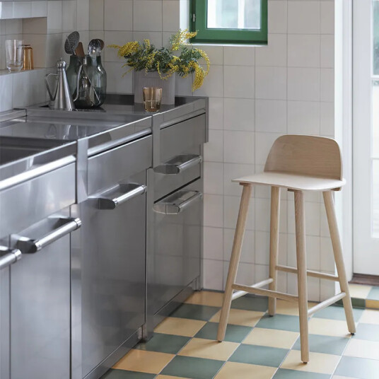 Muuto Nerd barstol 65 cm Oak Muuto Nerd barstol 65 cm Oak