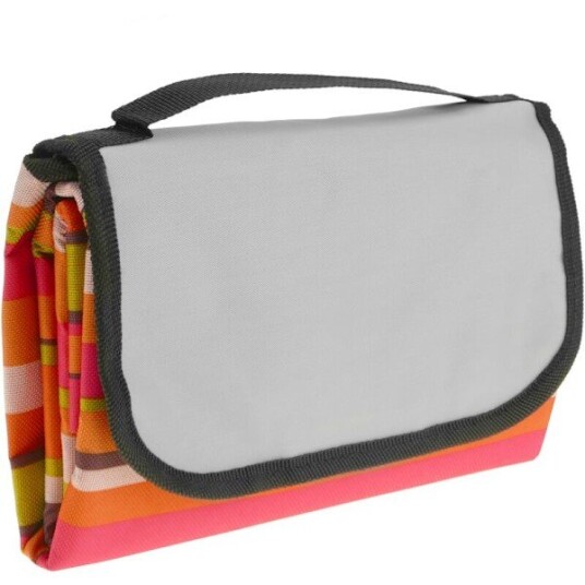 Piknikteppe 150 x 130 cm bredt med flerfargede striper