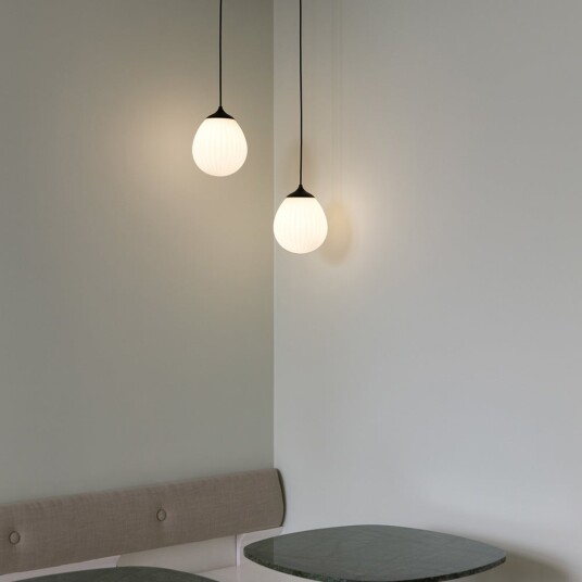 Umage Around World lampeskjerm Ø21 cm White/black Umage Around World lampeskjerm Ø21 cm White/black