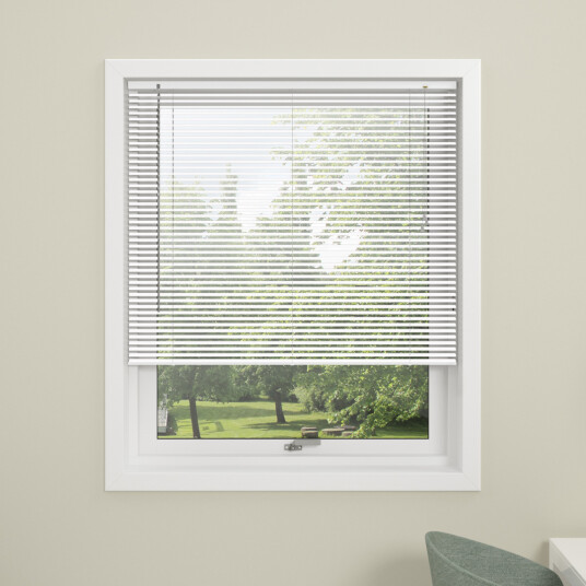 DEBEL ALUPERSIENNE TWIST 25MM HVIT 40X220
