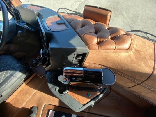 Dashbordmatte Mercedes Type dashbord matter: 3 slett matter 1 knappestoppet