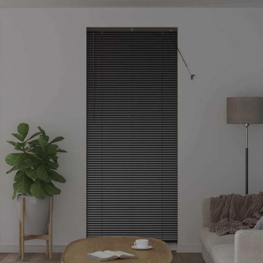 Vindu Persienne med gardiner Svart Aluminium Vindu Persienne med gardiner Svart Aluminium