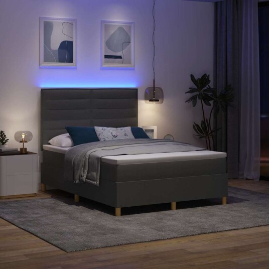  Box Spring seng med madrass & LED Mørkegrå 140x200 cm Stoff