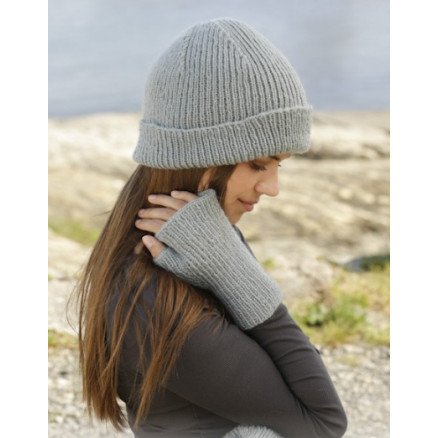 Paula by DROPS Design Lue og Fingerløse Hansker strikkeoppskrift str S L