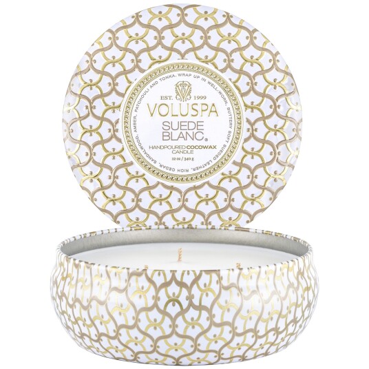 Voluspa Suede Blanc Maison 3-Wick in Decorative Tin 40h Voluspa Suede Blanc Maison 3-Wick in Decorative Tin 40h