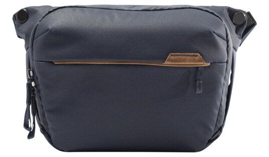 Peak Design Everyday Sling 6L V2 Midnight. Liten og smart slingbag