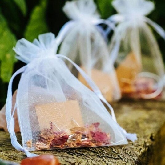 Gavepose i organza 25 pakning Hvit