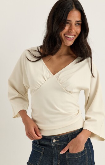 Bubbleroom V neck Batwing top