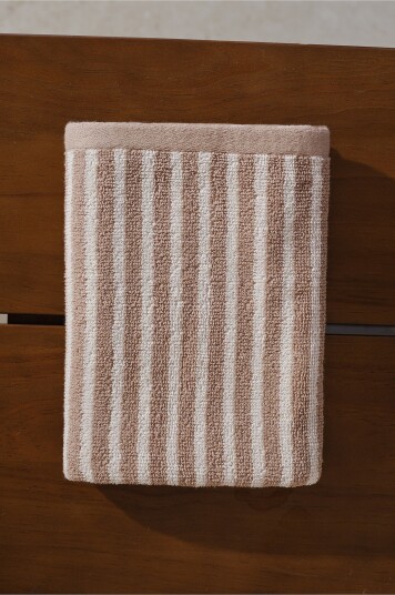 Jotex Frottéhåndkle 50x70 Cm Beige/offwhite DIXIE 220429808136 Jotex Frottéhåndkle 50x70 Cm Beige/offwhite DIXIE 220429808136
