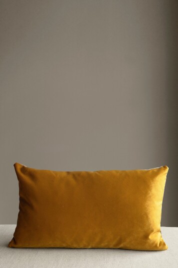 Mimou Fløyelspute Beverly 30x50 cm Gul