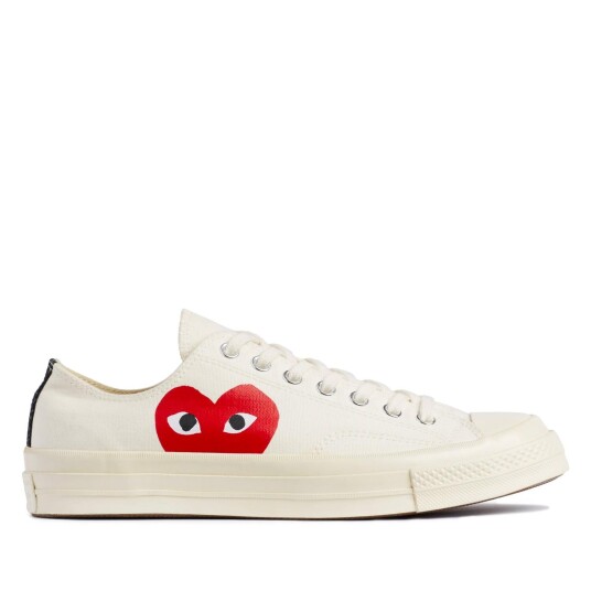 Comme Des Garcons Play X Converse Cdg Big Heart Low Top White Sko Off-White unisex 46.5 Comme Des Garcons Play X Converse Cdg Big Heart Low Top White Sko Off-White unisex 46.5