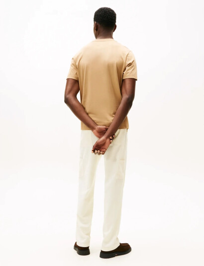 Tommy Hilfiger Hilfiger Stack Graphic Tee - Beige - L Tommy Hilfiger Hilfiger Stack Graphic Tee - Beige - L