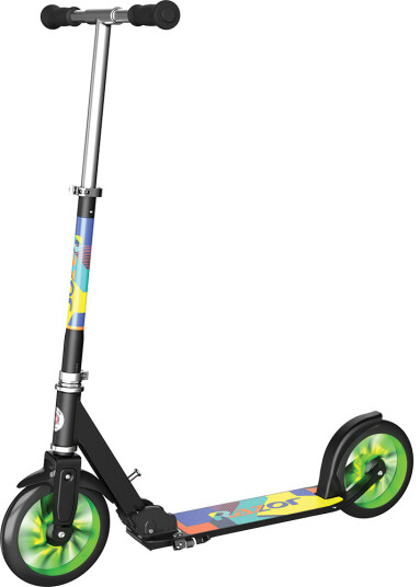 Razor A5 Lux Light Up Scooter Green 13073033 Razor A5 Lux Light Up Scooter Green 13073033