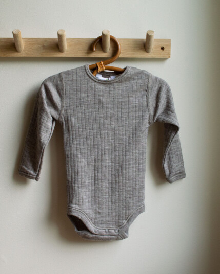 Joha Ull Ullbody Til Barn - 100% Merino - Sesam Melange Joha Ull Ullbody Til Barn - 100% Merino - Sesam Melange