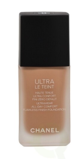 Chanel Ultra Le Teint Fluid Foundation 30 ml BR22 for Normal to Combination Skin Chanel Ultra Le Teint Fluid Foundation 30 ml BR22 for Normal to Combination Skin