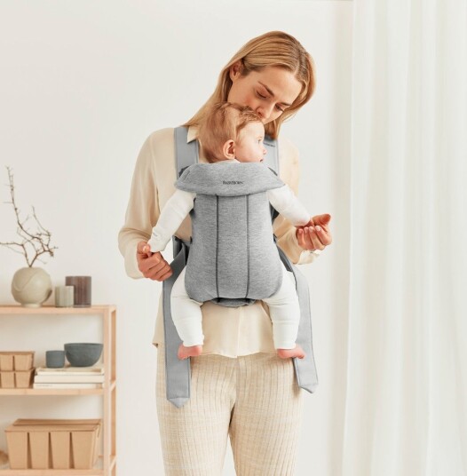 Babybjörn Bæresele Mini 3D Jersey Light Grey Babybjörn Bæresele Mini 3D Jersey Light Grey