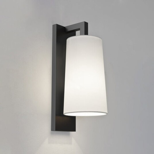Lago 280 vegglampe IP44 - Svart / Hvit