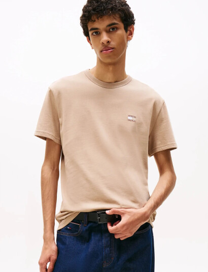 Tommy Jeans Tjm Reg Badge Tee Ext - Beige - M Tommy Jeans Tjm Reg Badge Tee Ext - Beige - M