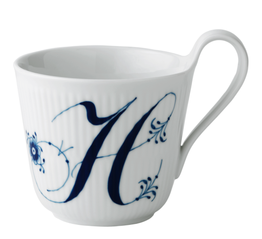 Royal Copenhagen Blue Fluted Plain Alphabet kopp 33 cl H Royal Copenhagen Blue Fluted Plain Alphabet kopp 33 cl H