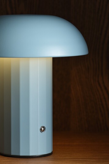 Jotex RONI bordlampe Blå 2210354020 Jotex RONI bordlampe Blå 2210354020