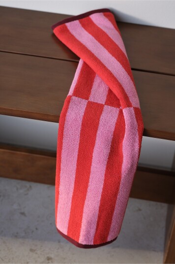Jotex Håndkle 50x70 Cm Rød stripe TRINE Kjøp Håndklær hos Jotex Jotex Håndkle 50x70 Cm Rød stripe TRINE Kjøp Håndklær hos Jotex