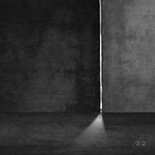 A crack in the wall av Pia Roi A crack in the wall av Pia Roi