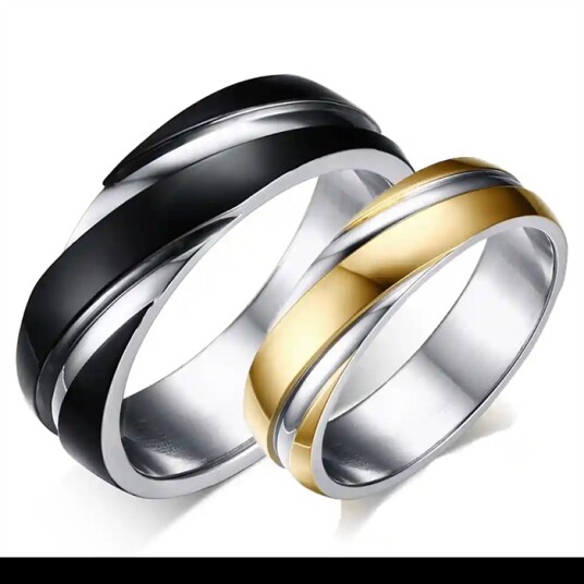 Sort & Gull parring / Forlovelsesring i rustfritt stål Sort & Gull parring / Forlovelsesring i rustfritt stål