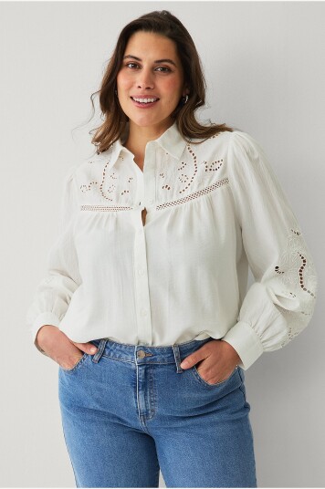 Ellos Plus Collection Bluse med hullbroderier Hvit