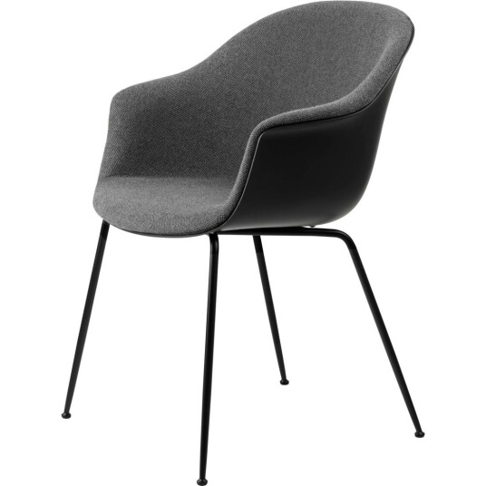 Gubi Bat Spisebordstol Polstret Front / Konisk Fot Hallingdal 65 173 Gubi Bat Spisebordstol Polstret Front / Konisk Fot Hallingdal 65 173