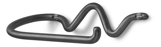 ferm LIVING Curvature toalettpapirholder Svart messing