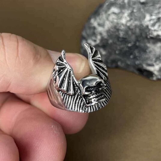 "Skull Class" Herrering. "Skull Class" Herrering.