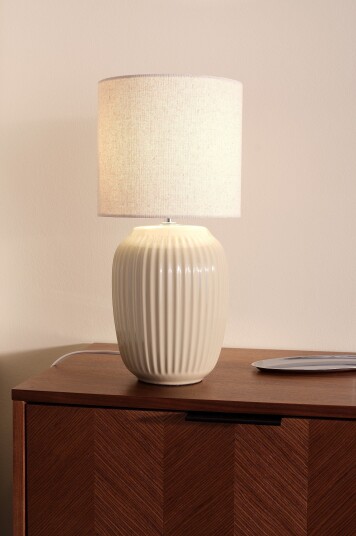 Jotex KARLSSON bordlampe Beige 2196363010 Jotex KARLSSON bordlampe Beige 2196363010
