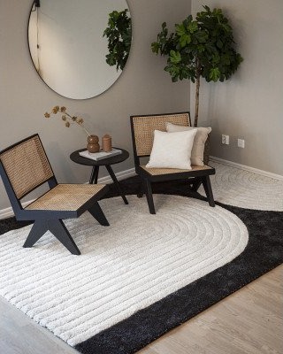 Kilands Forest mirror svart hvitt maskinvevd teppe