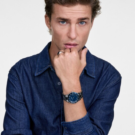 Daniel Wellington DW Watch Iconic Paradigma Link Blue Enamel 40mm Silver Daniel Wellington DW Watch Iconic Paradigma Link Blue Enamel 40mm Silver