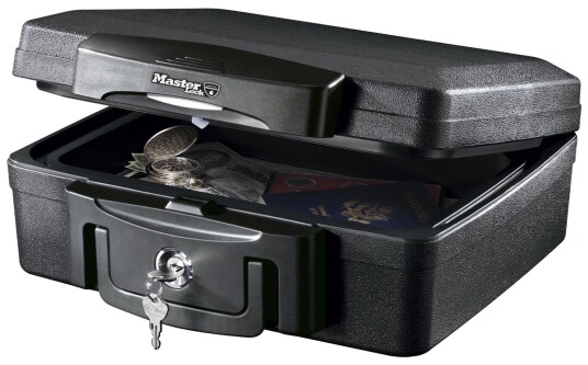 Master Lock H0100 Sikkerhedskoffert - Vanntett og brannsikker 156x362x330mm - Sort Master Lock H0100 Sikkerhedskoffert - Vanntett og brannsikker 156x362x330mm - Sort