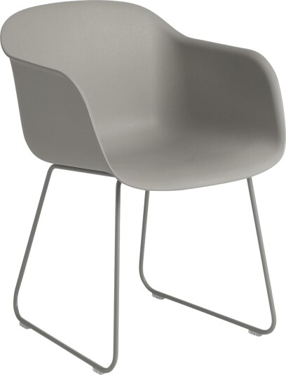 Muuto Fiber Spisestol med Armlener og Base Grå