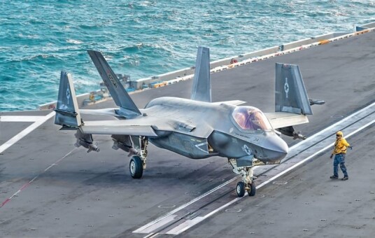 Italeri 1/72 F-35C Lightning II CATOBAR Version