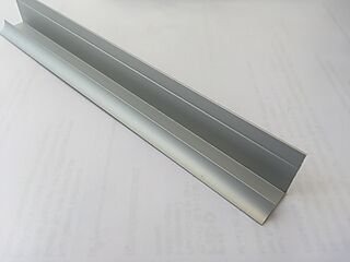 Fibo kombilist aluminium 25x19x2400 mm forboret plastpakket