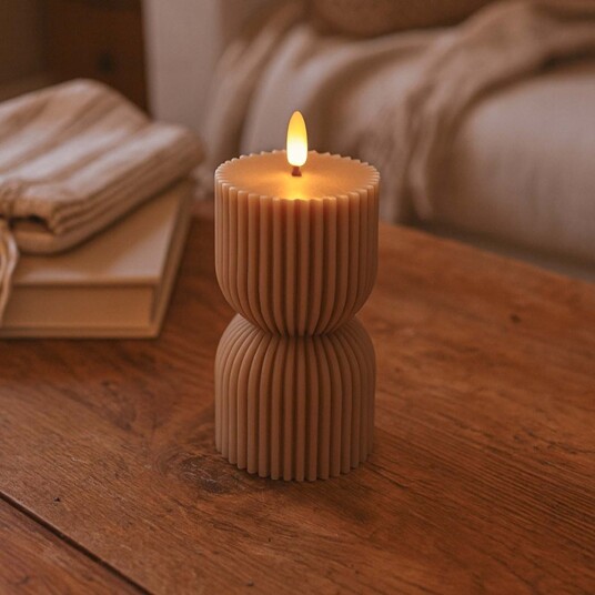 LED Timeglass lys 13,5cm høy flammeeffekt brun   Ø7,5cm 13.5cm høy fungerer m. fjernkontroll timer ekte stearin
