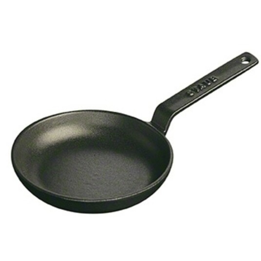 Staub Pans Series Mini Stekepanne Svart 12 cm 0,15 l Staub Pans Series Mini Stekepanne Svart 12 cm 0,15 l