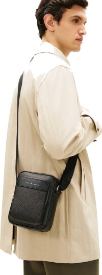 Tommy Hilfiger Th Flag Monogram Mini Reporter Black ONE SIZE
